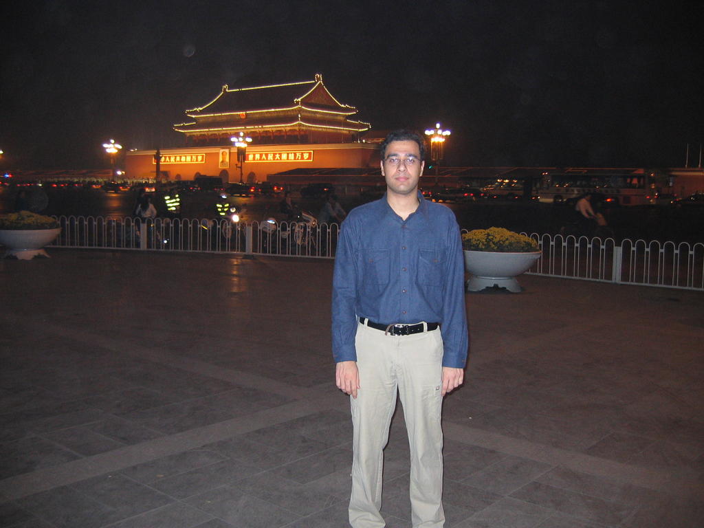 [2006_10-Beijing-China/2006_10_12-03_57_02.jpg]