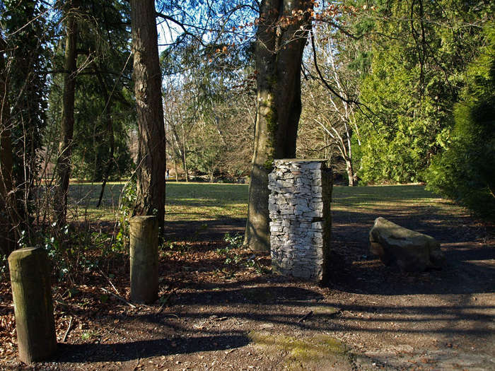 [Stone Pillar]